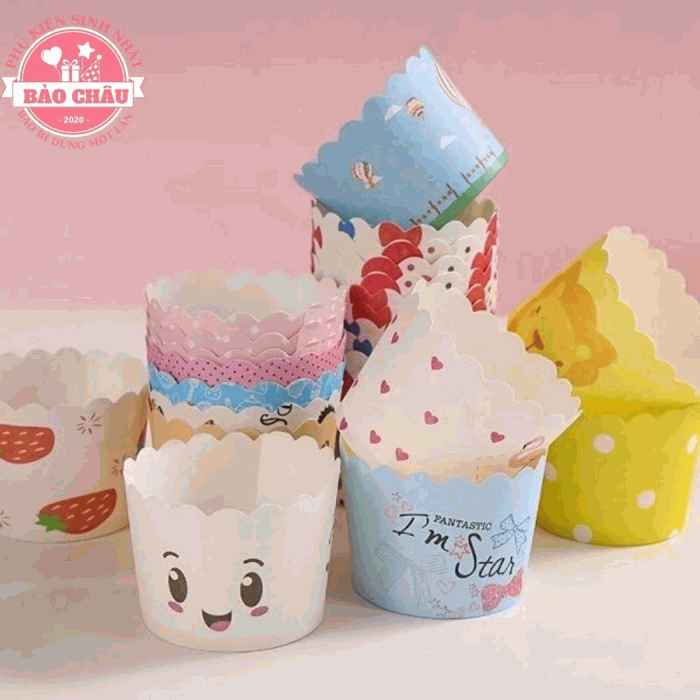 Lốc 50 cốc giấy bánh cupcake, ly giấy đựng bánh kem (Mẫu ngẫu nhiên)